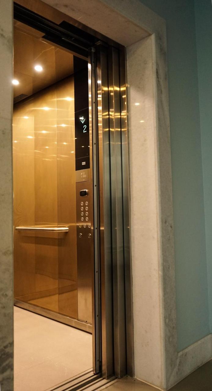 R Hotel