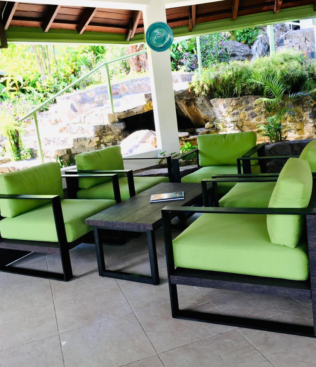 Resort Young Island 3*
