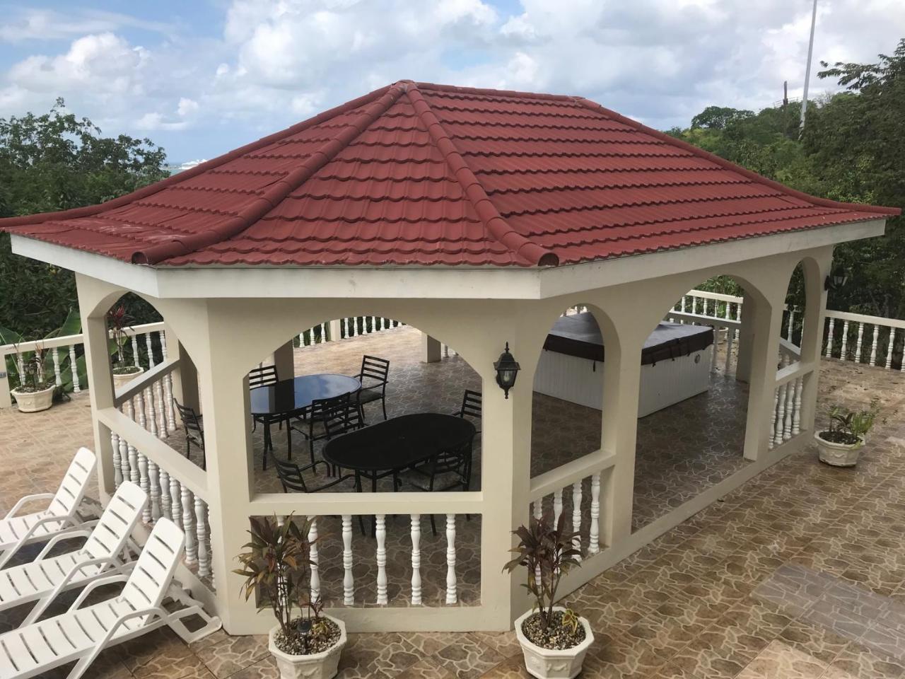 Retreat Guest house 4*