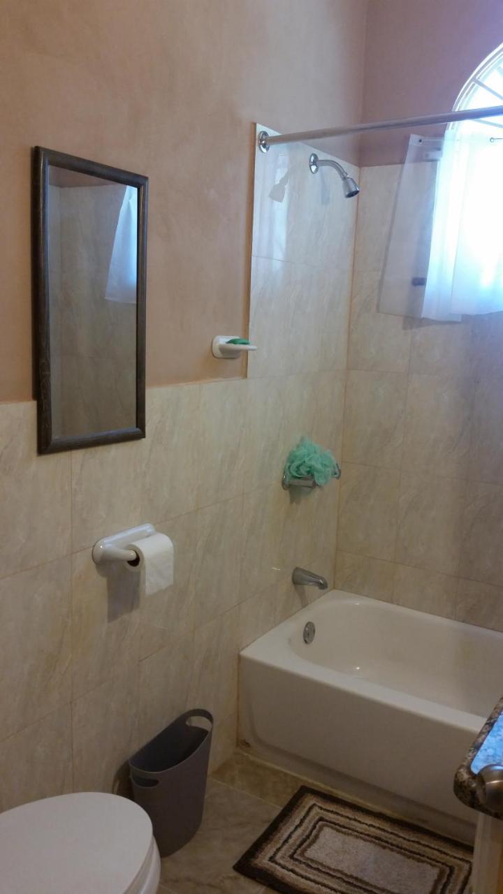 Malvina Homestay Whitehouse