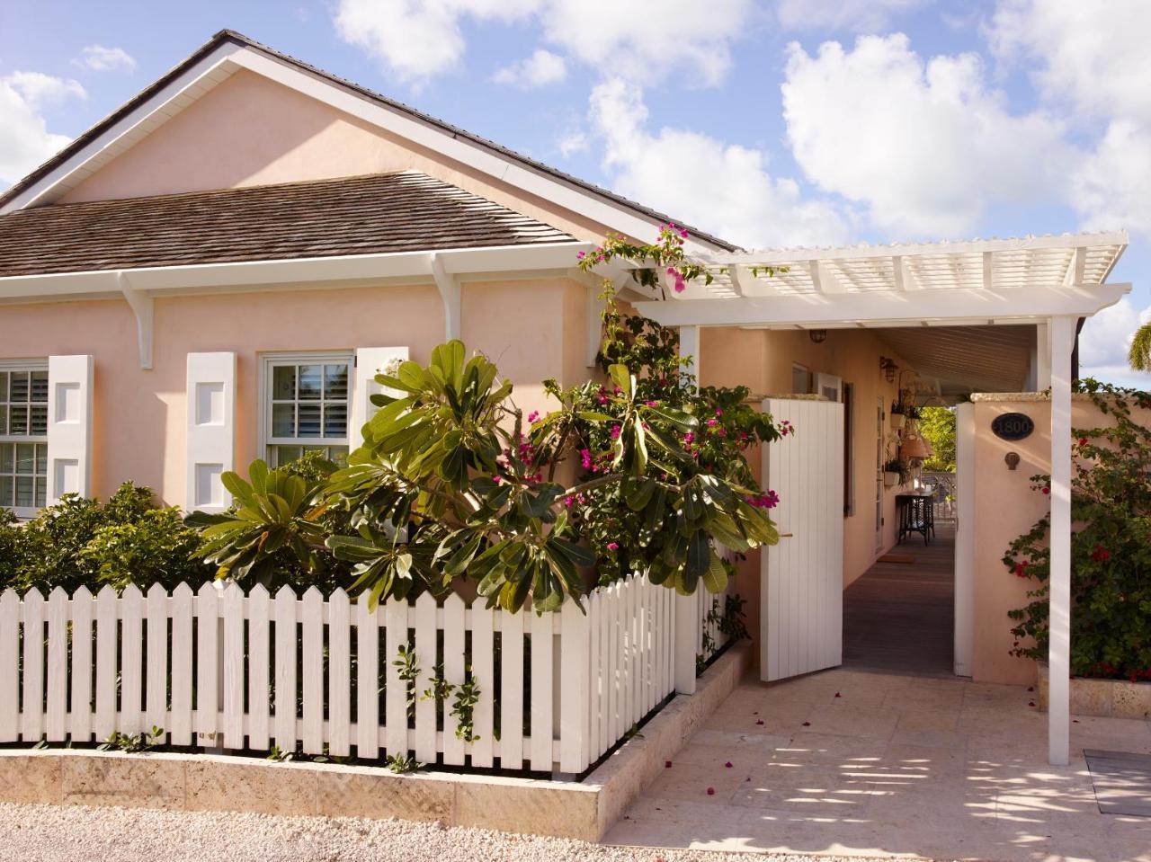 Eleven Bahama House 4*