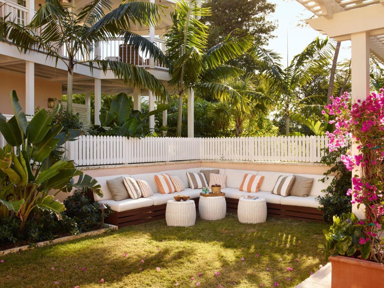 Resort Eleven Bahama House 4*