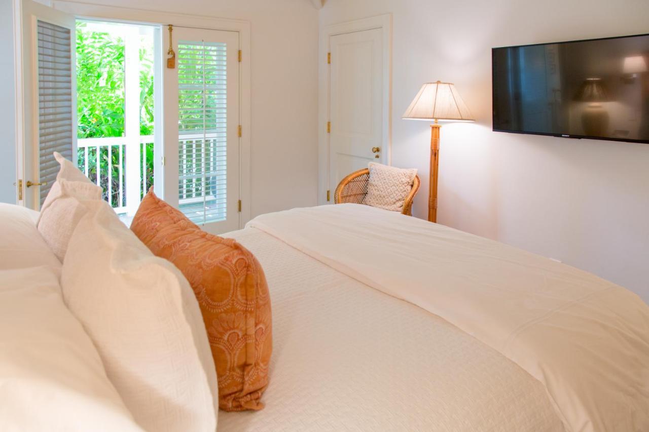 Eleven Bahama House Resort