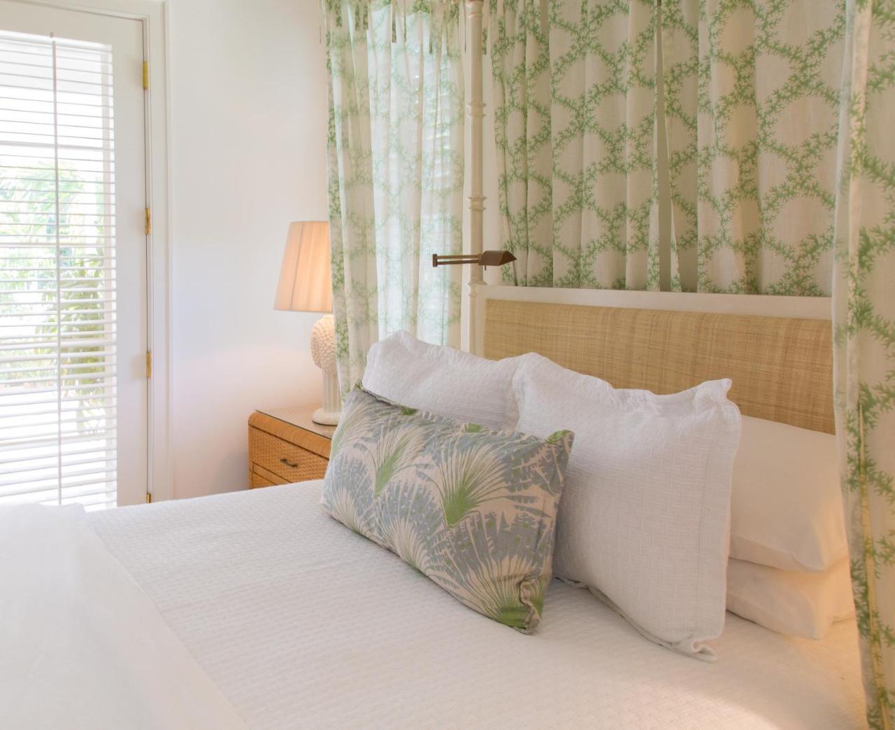 Resort Eleven Bahama House 4*