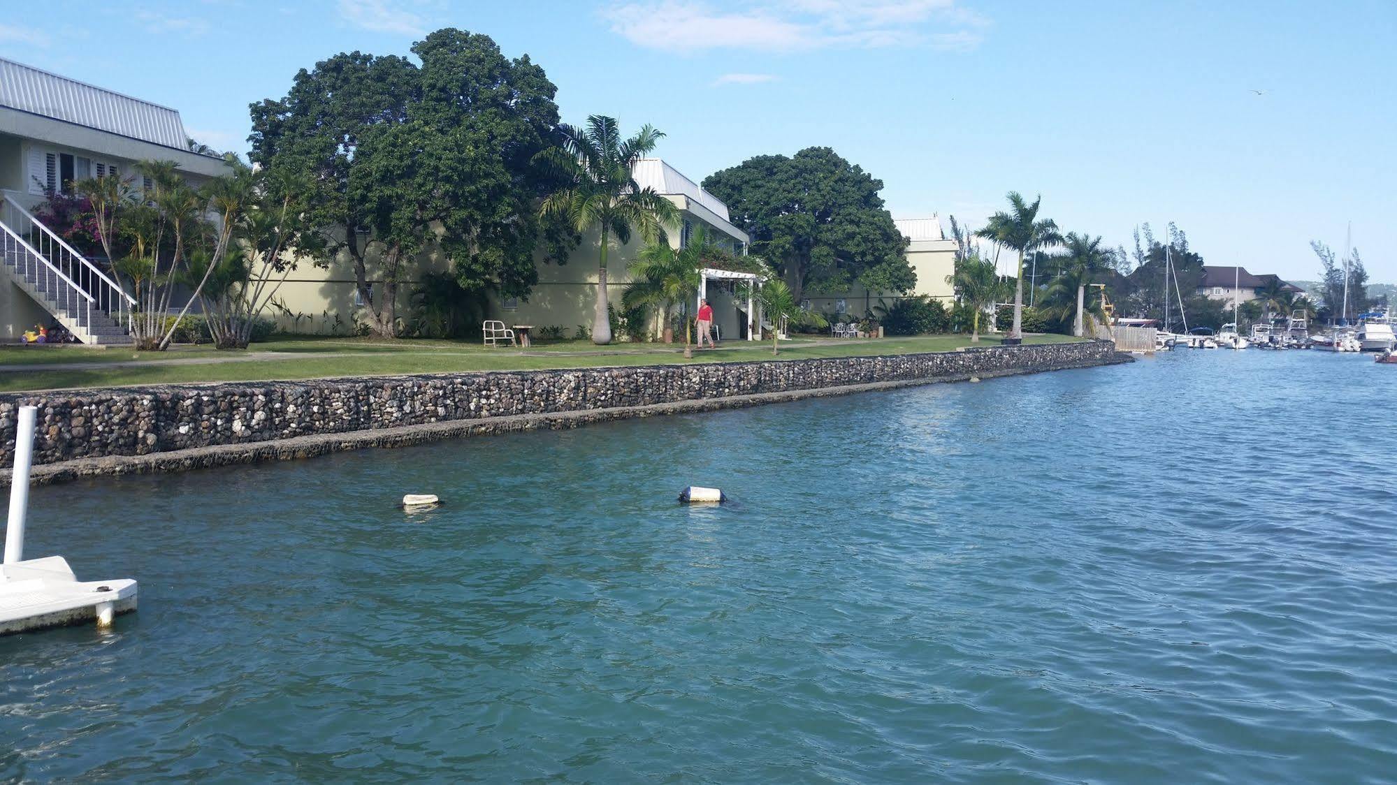 Casa Marina At Seawind 3*