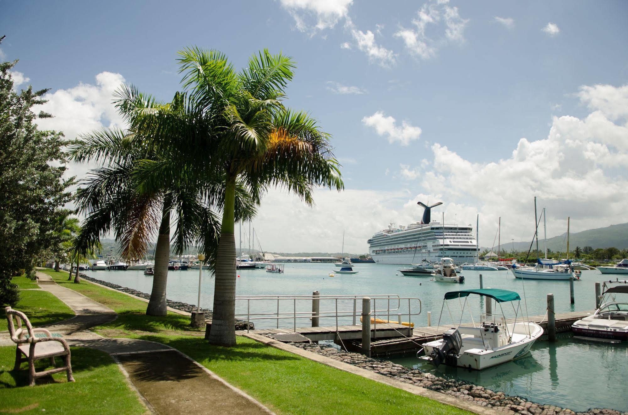Casa Marina At Seawind 3*
