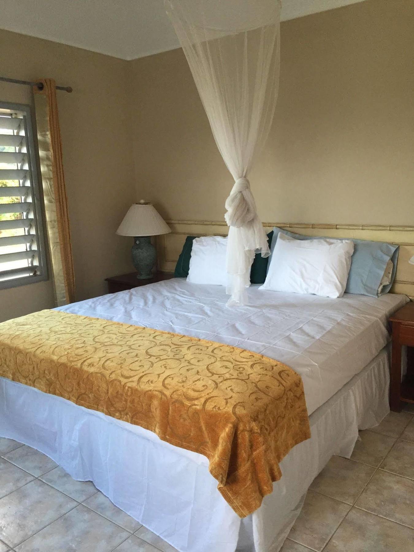 Hotel Captain's Cove &