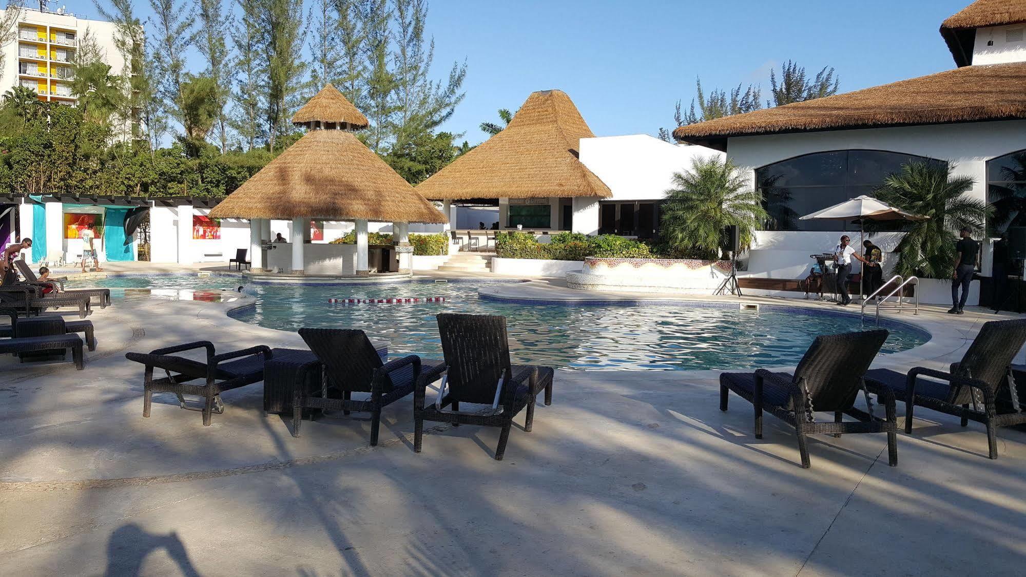 Casa Marina At Seawind 3* Montego Bay