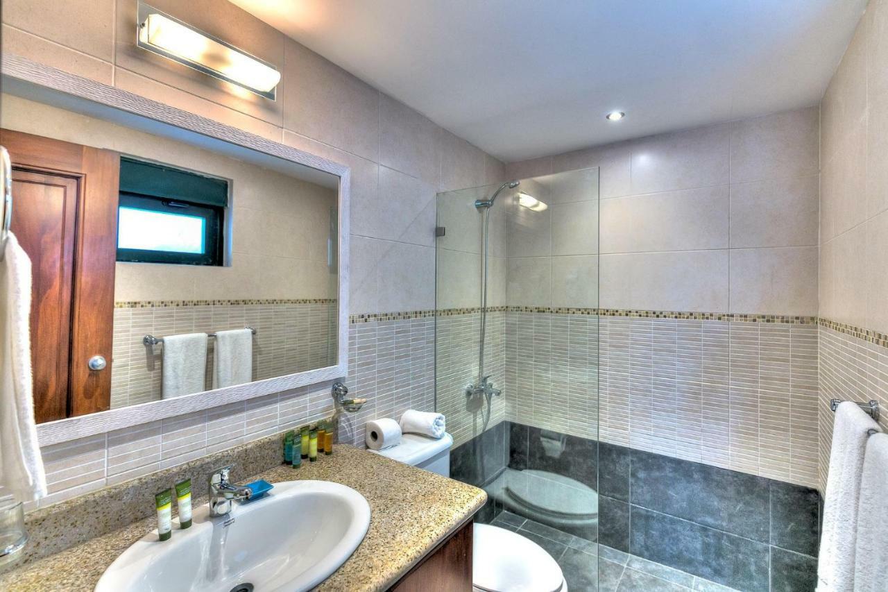 Apartamento Oceanfront With Views And Large Balcony - L-201 *