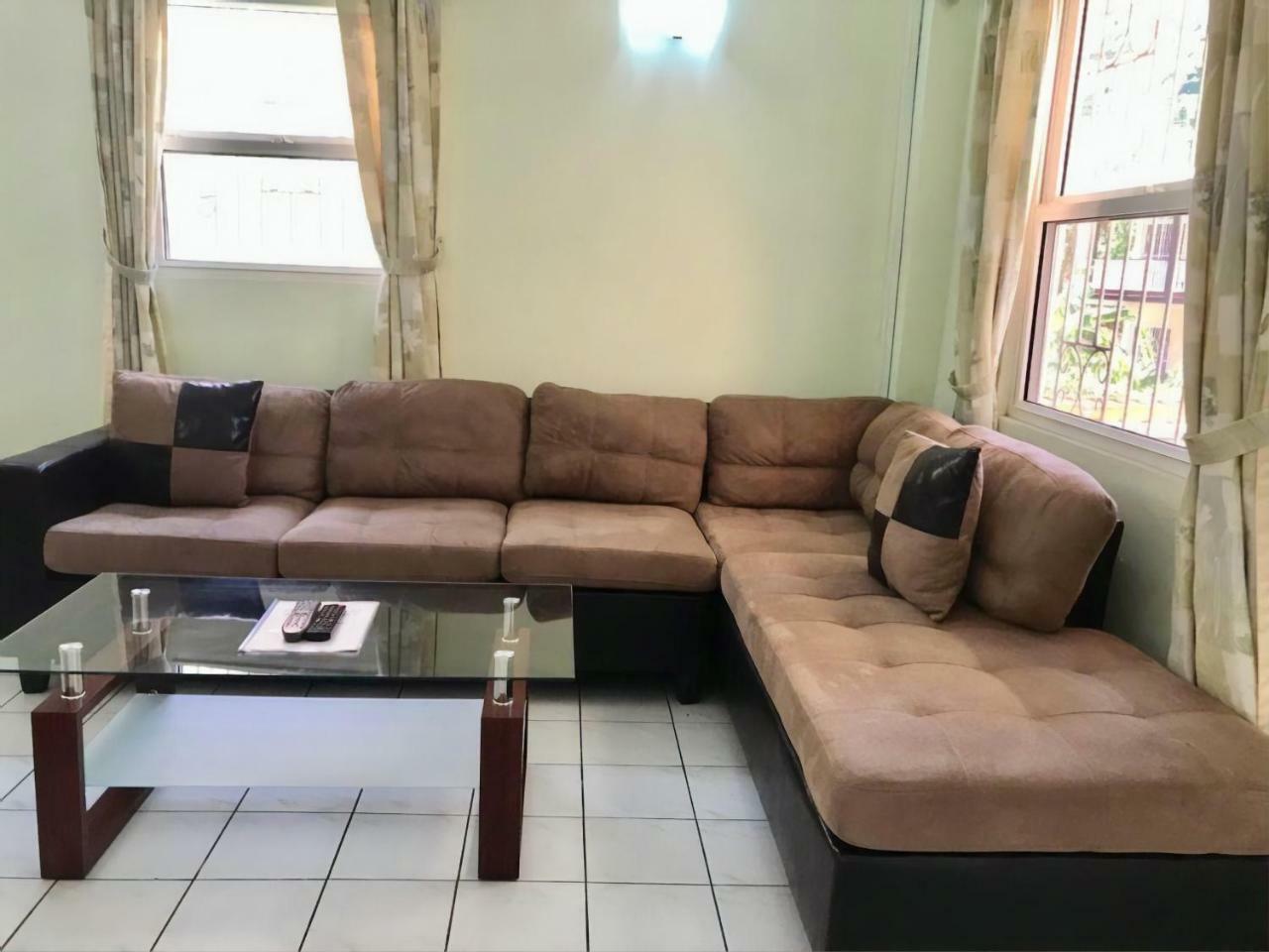 Bougainvillea Apartment St. George's