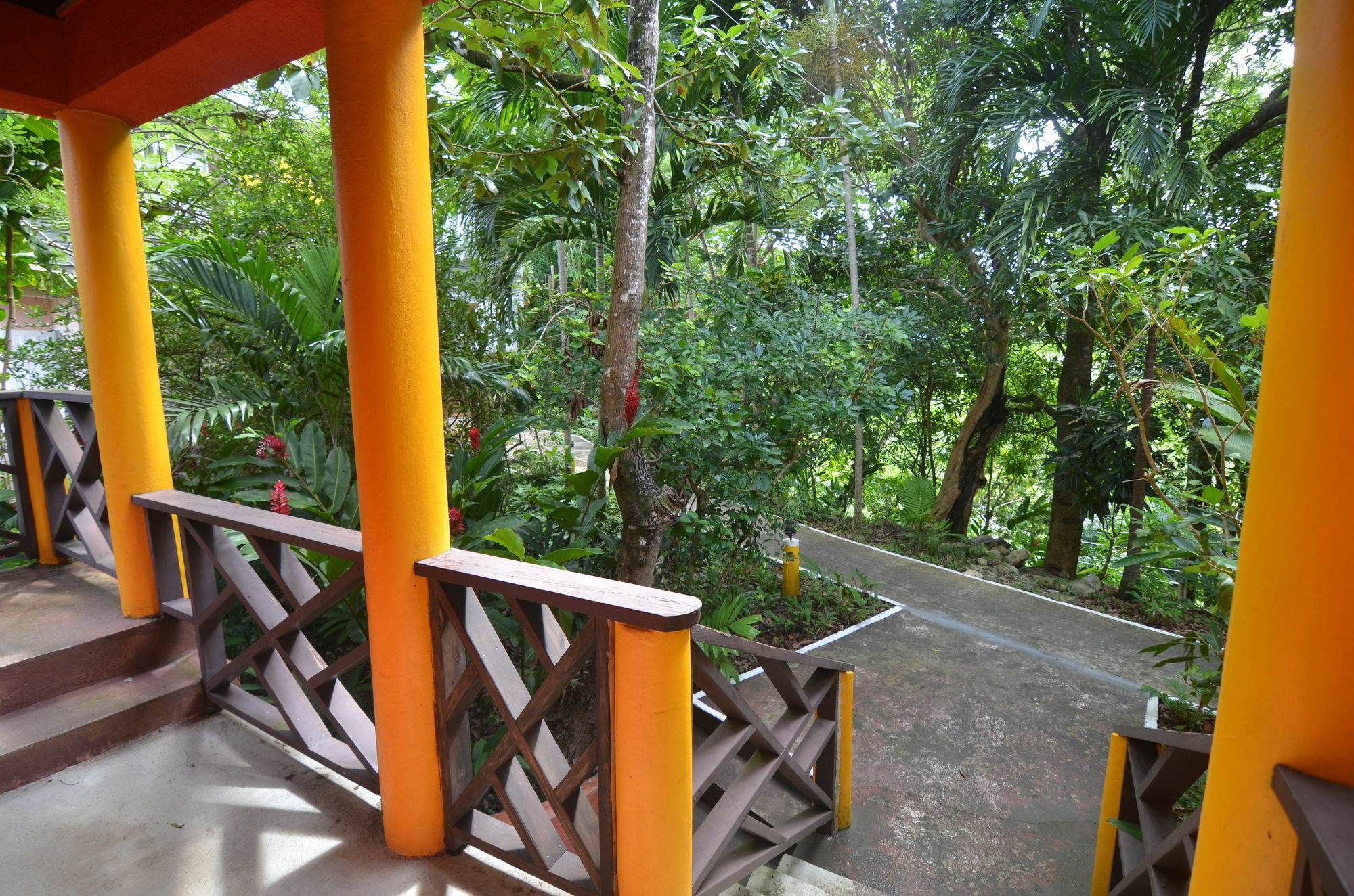 Bay View Eco & 3*