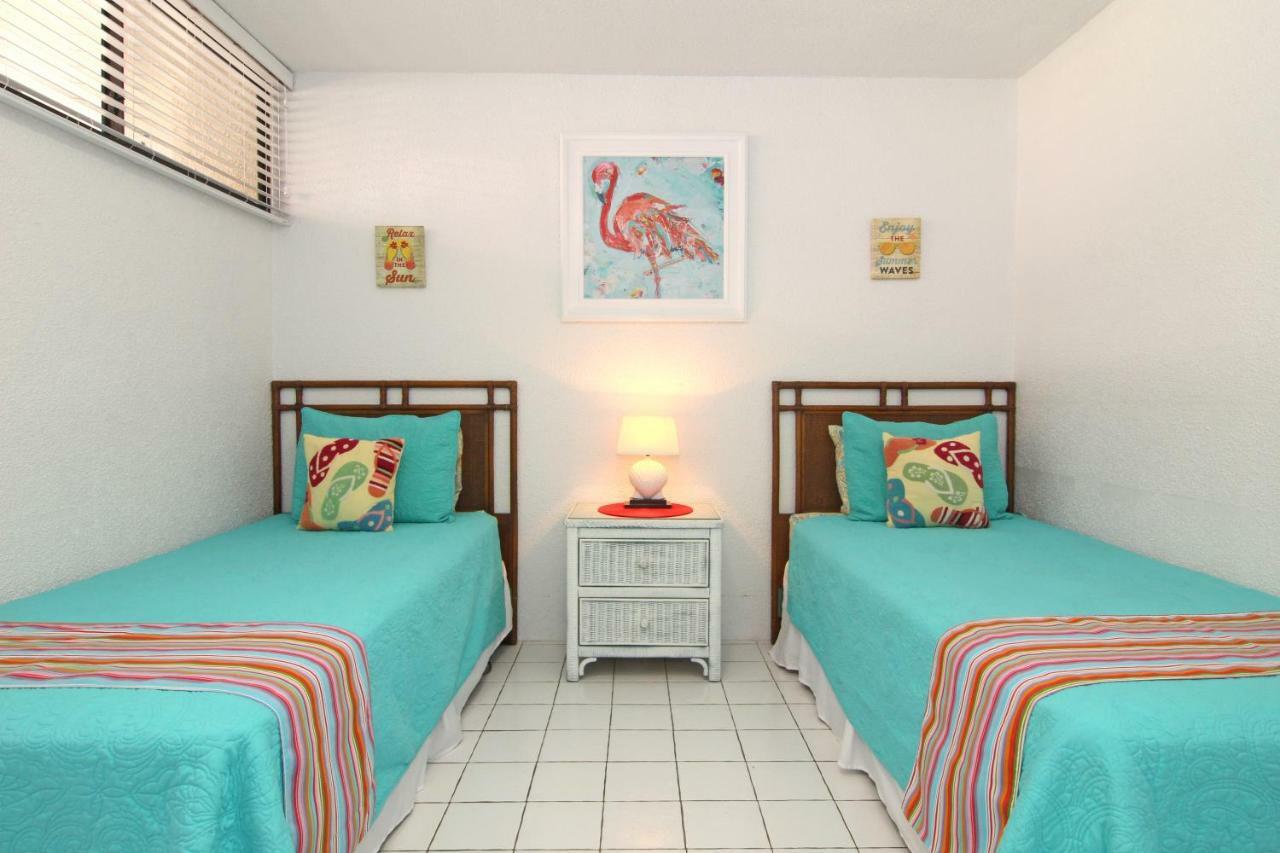 Oceanfront Watergate Villas & * Bolongo