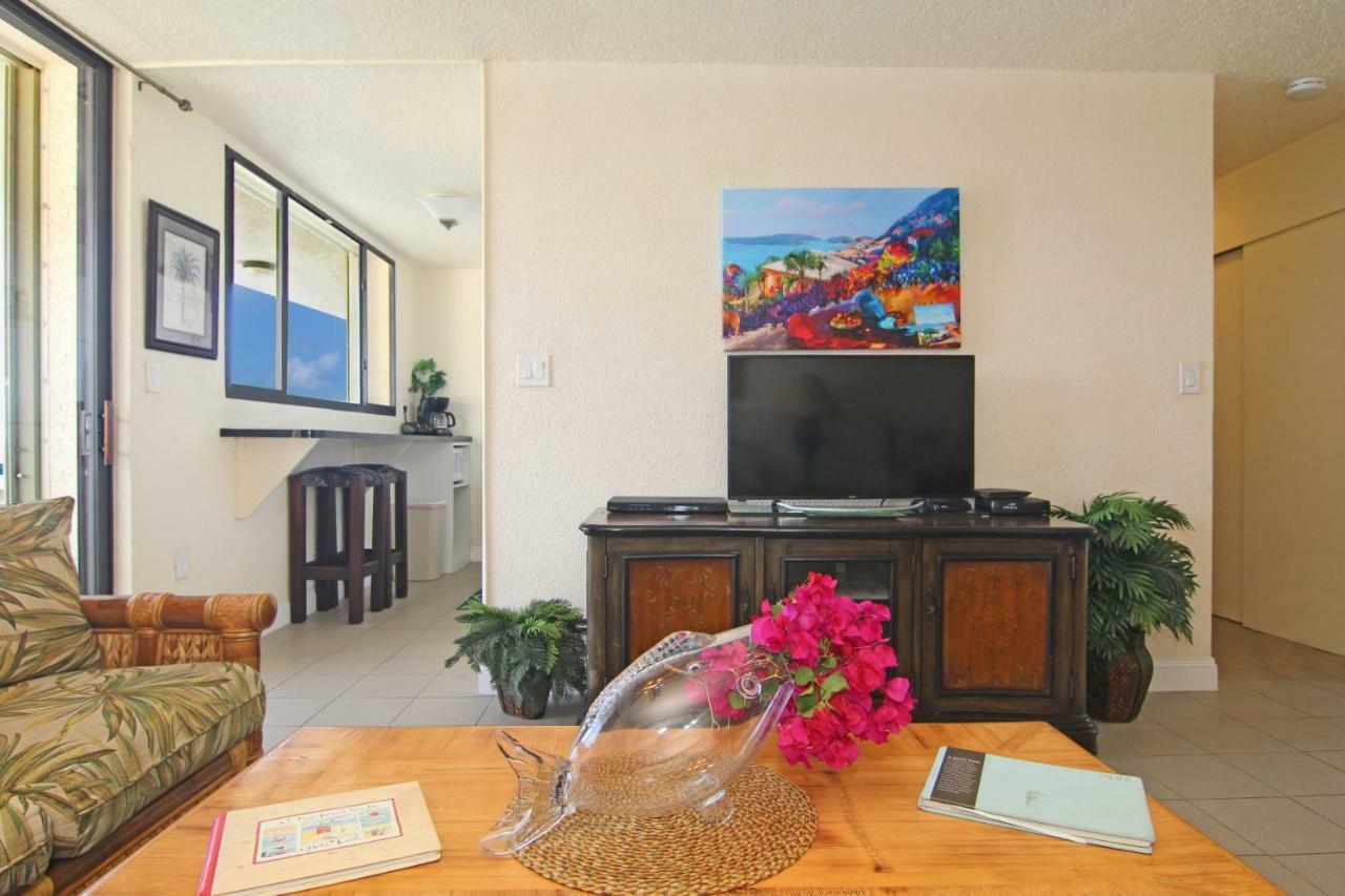 Oceanfront Watergate Villas & *