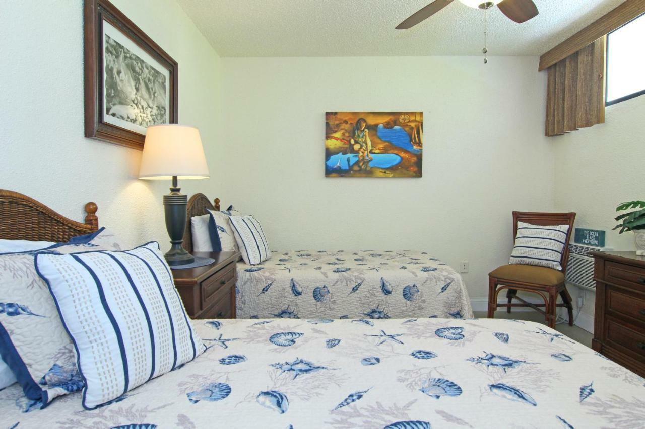 Oceanfront Watergate Villas & *