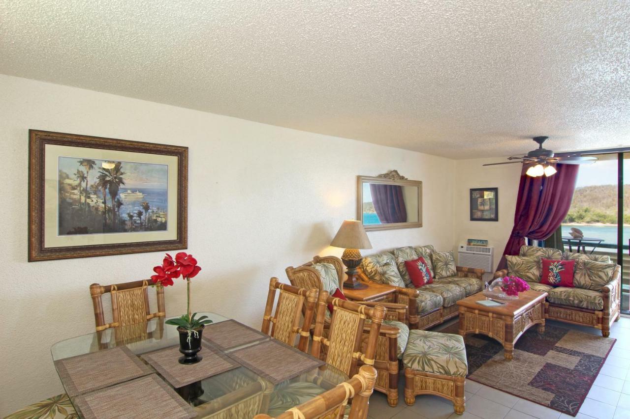 Oceanfront Watergate Villas & * Bolongo