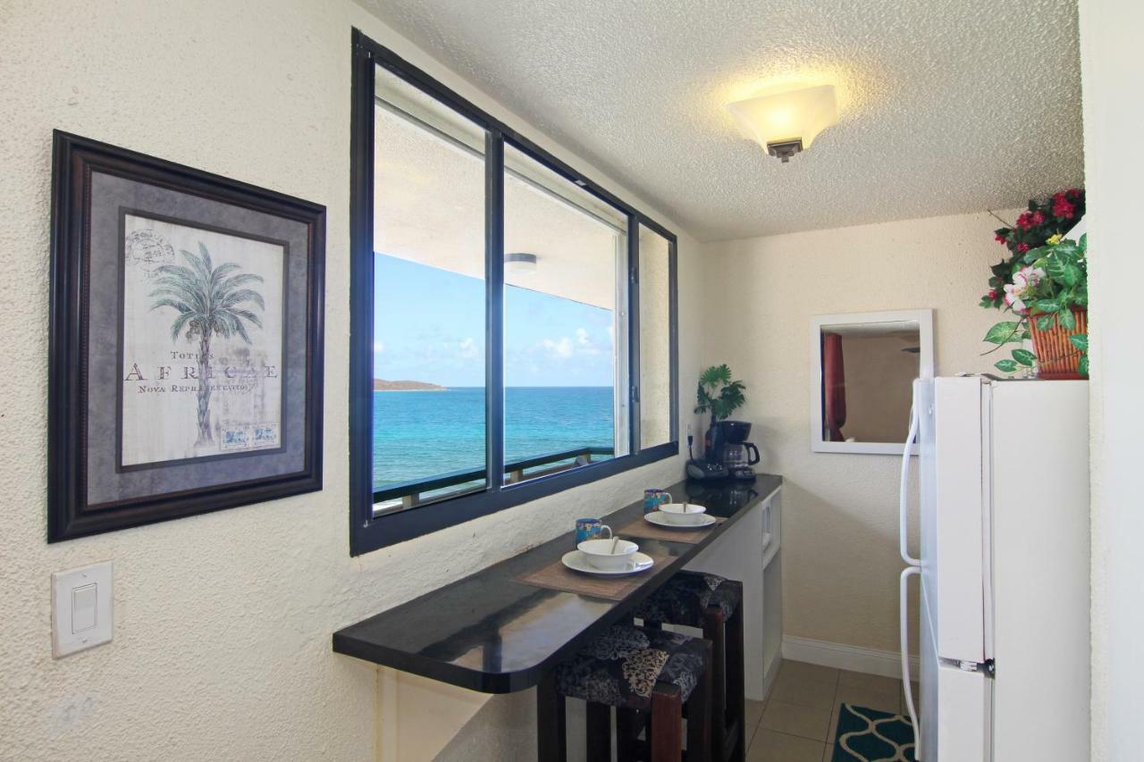 Oceanfront Watergate Villas & *
