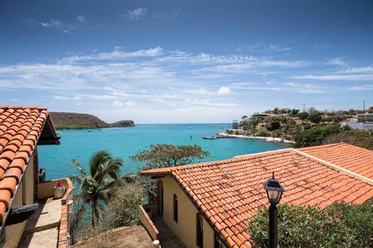 Secret Harbour Boutique And Marina 4*