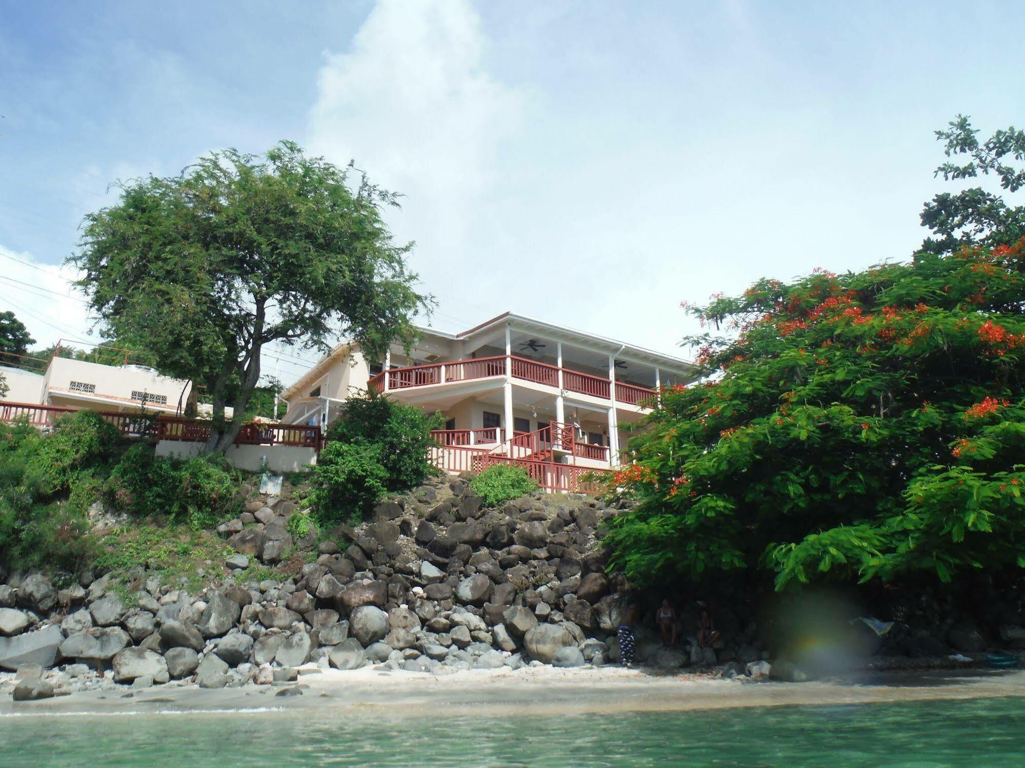 Sea Glass Place 3*