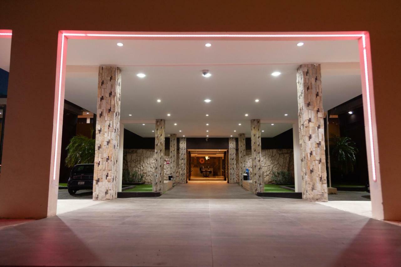 Hotel Curacao Airport