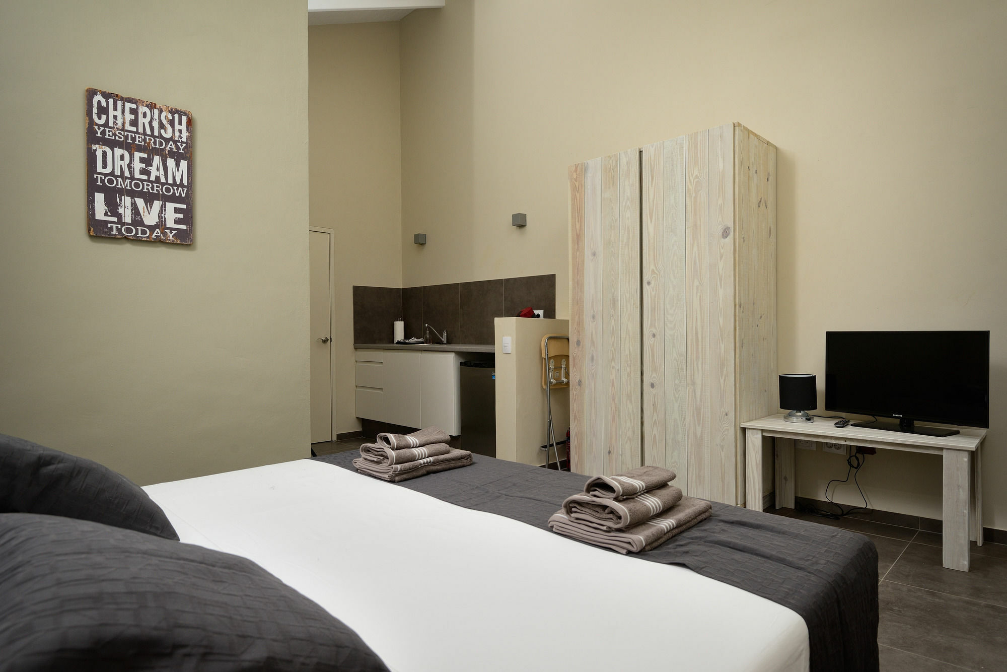 Aparthotel Seasons 3*