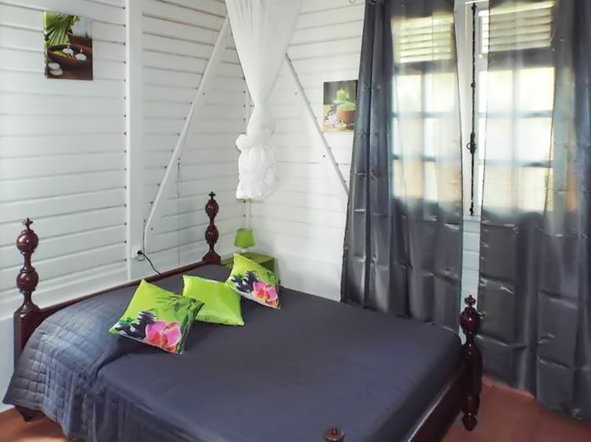 With 2 Bedrooms In Noire, With Wonderful Sea View, Privat