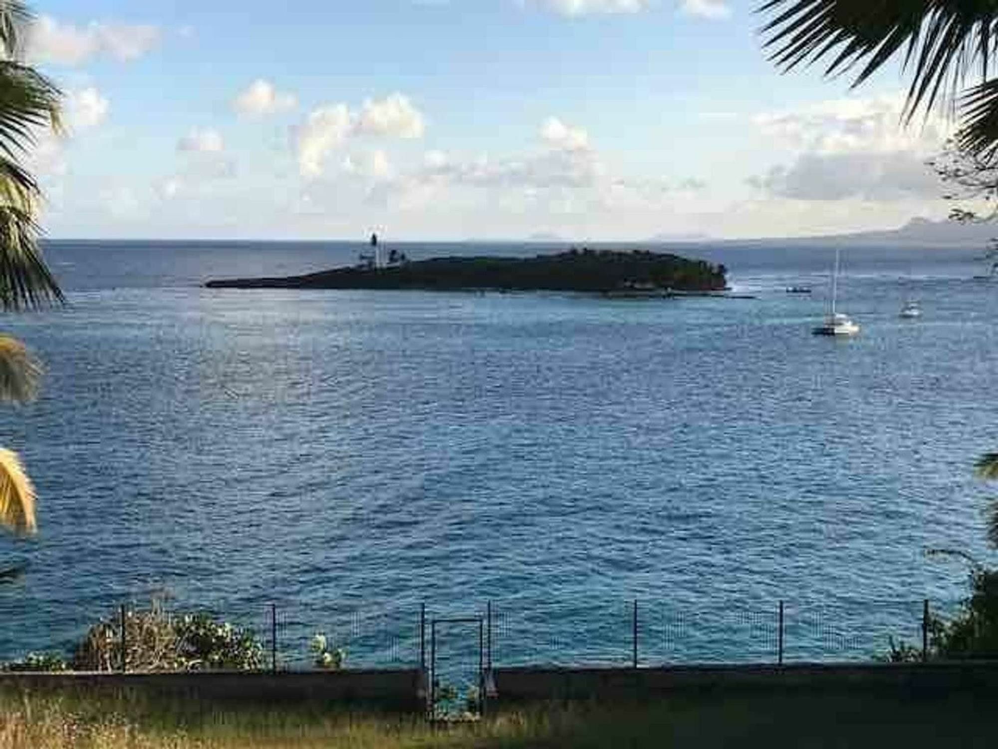 With One Bedroom In Le Gosier, With Wonderful Sea View, Furni Apartment