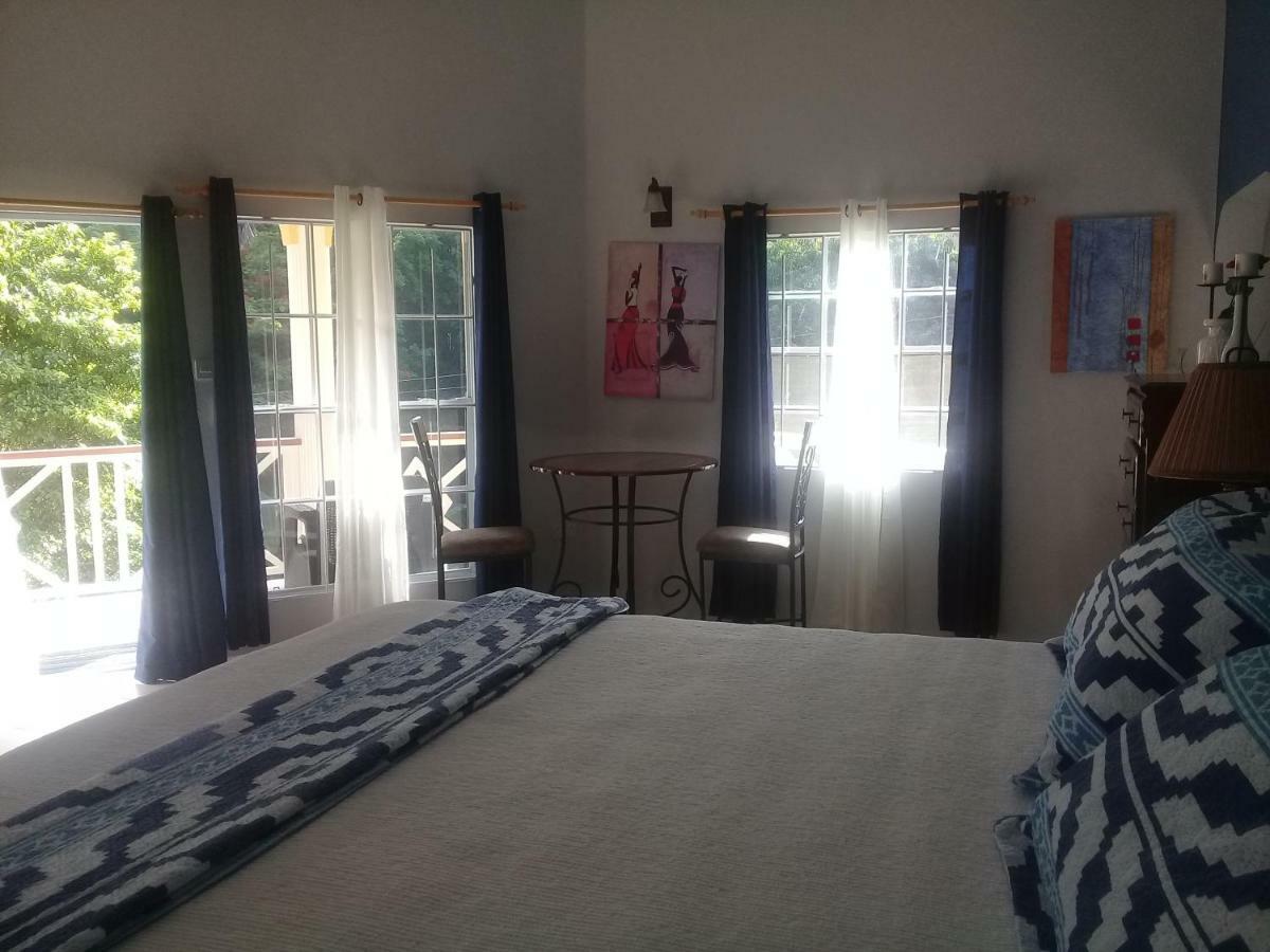 Guest house Royal Escape - 1 *
