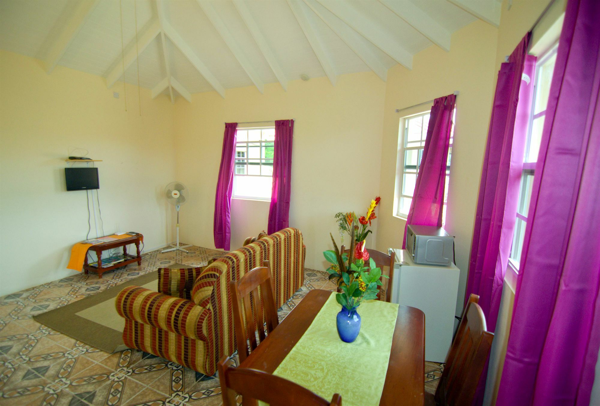 Aparthotel La Heliconia & Day