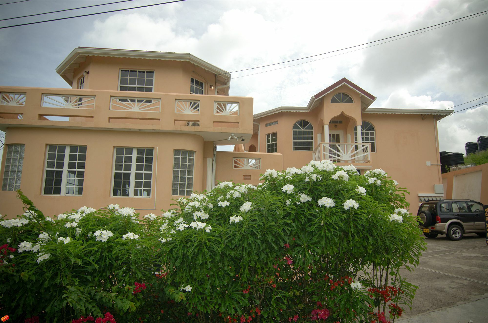 La Heliconia & Day St. George's
