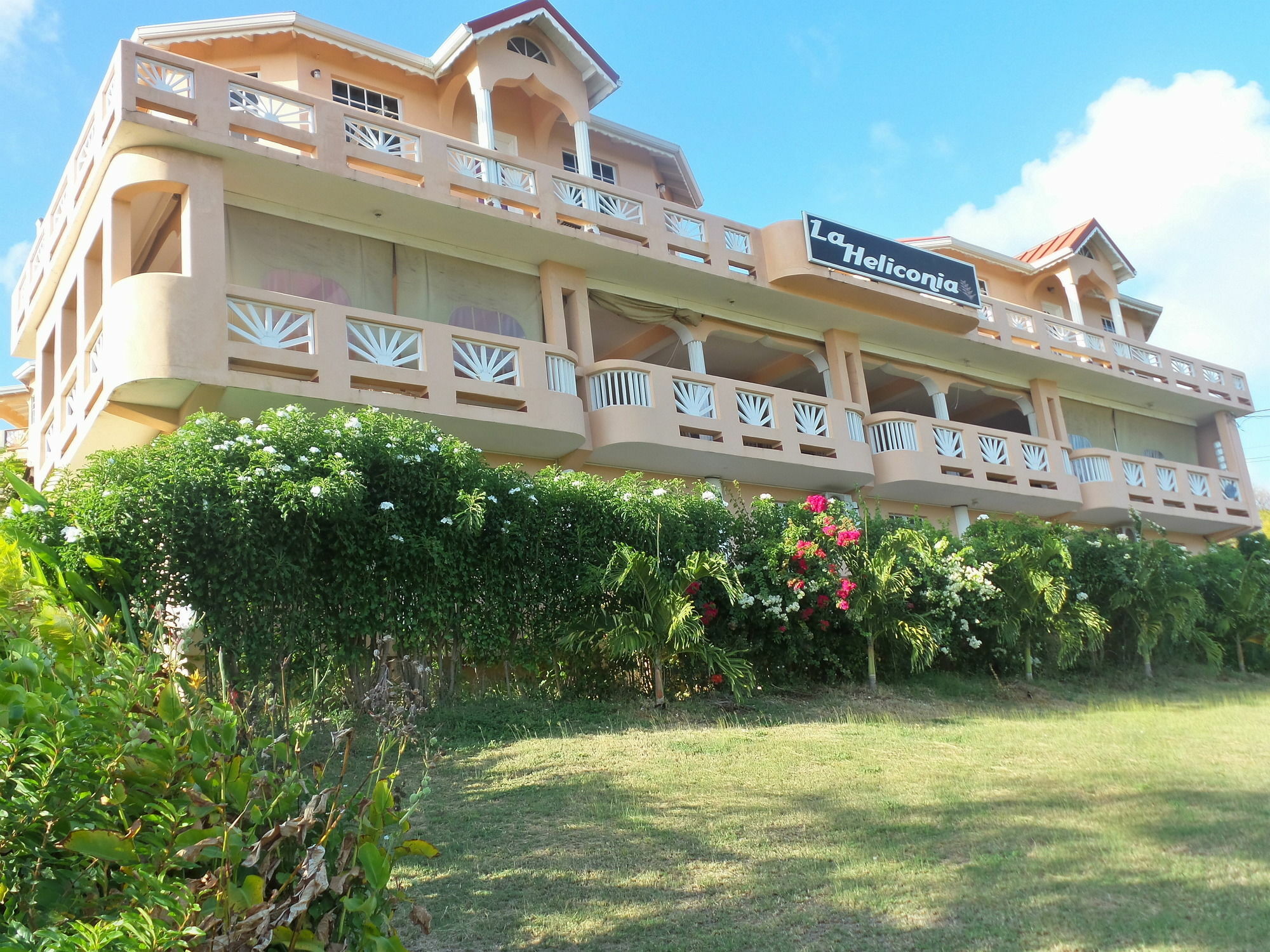 Aparthotel La Heliconia & Day 3*