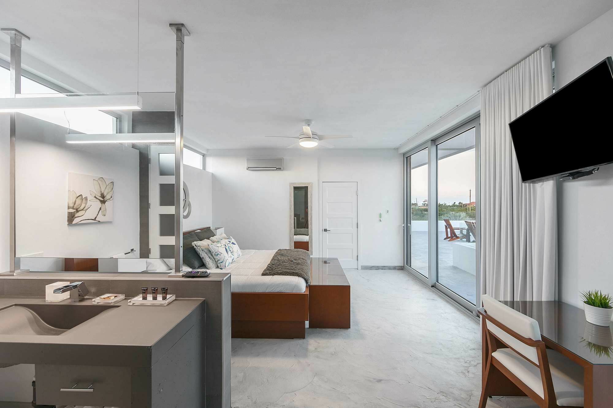 White - 2-bedroom Private - V6