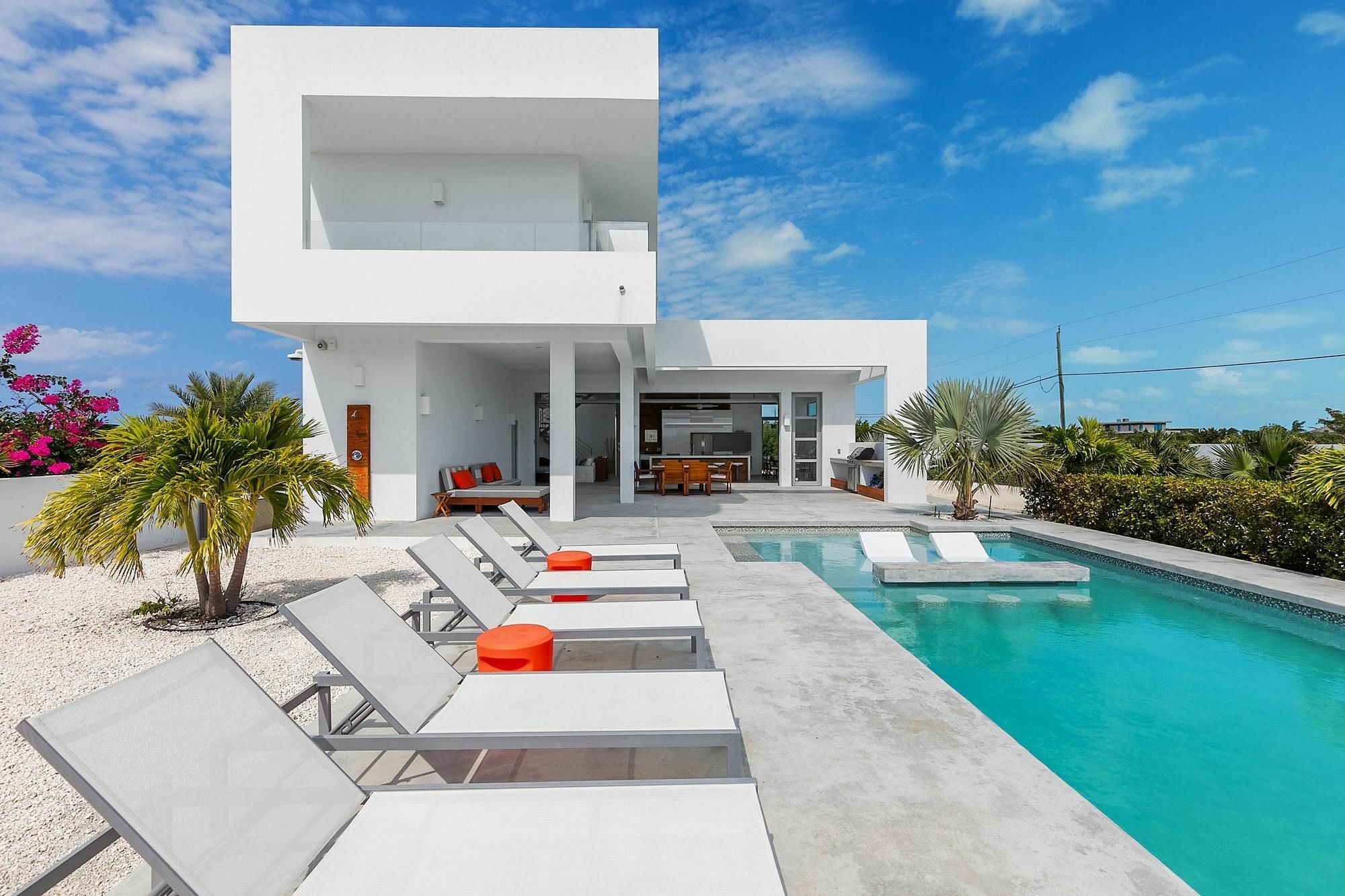 Villa White - 2-bedroom Private - V6