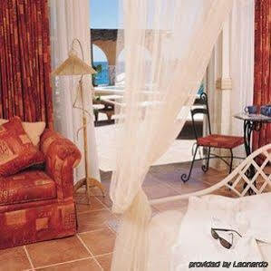 Little Arches Boutique - Adults Only
