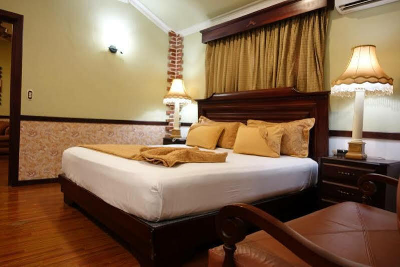 Platino & Casino Hotel