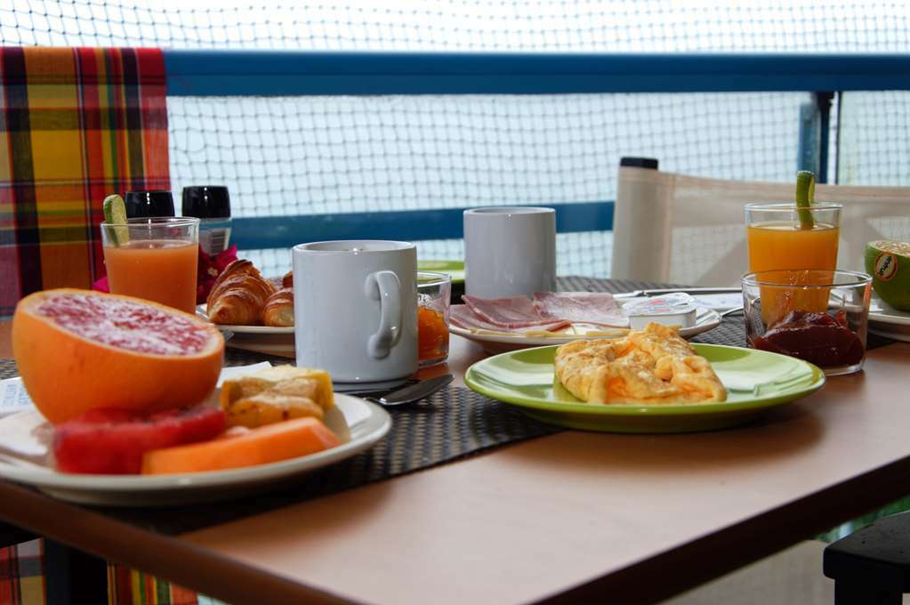 Carayou & Hotel 3*