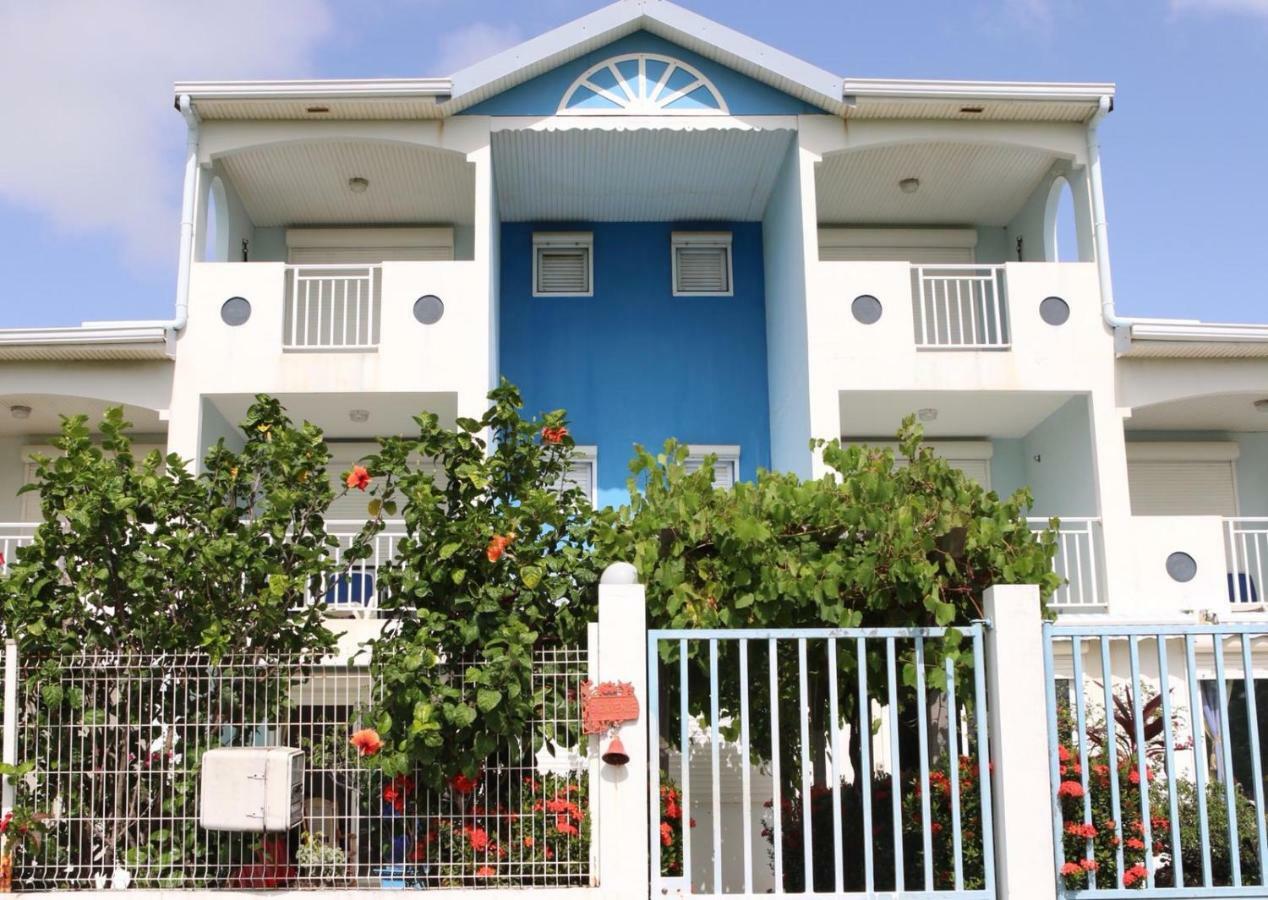 6 Suites Piscine Et Plage Pointe Faula