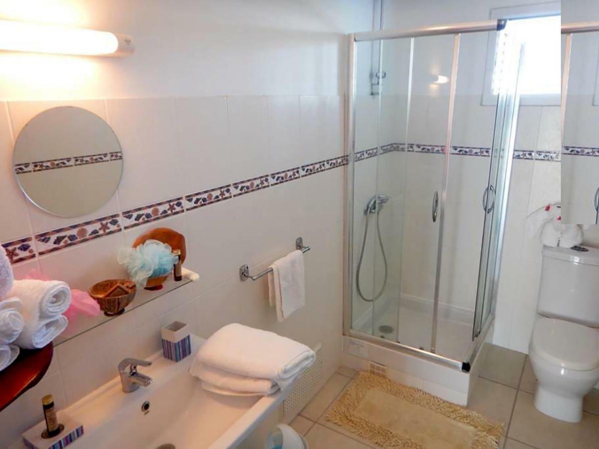 6 Suites Piscine Et Plage Pointe Faula Bed & Breakfast *