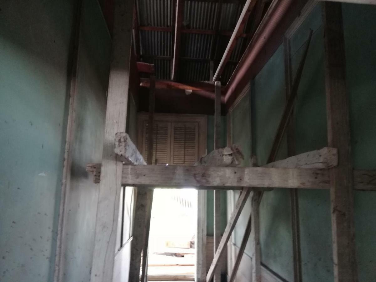 Park Hostel *