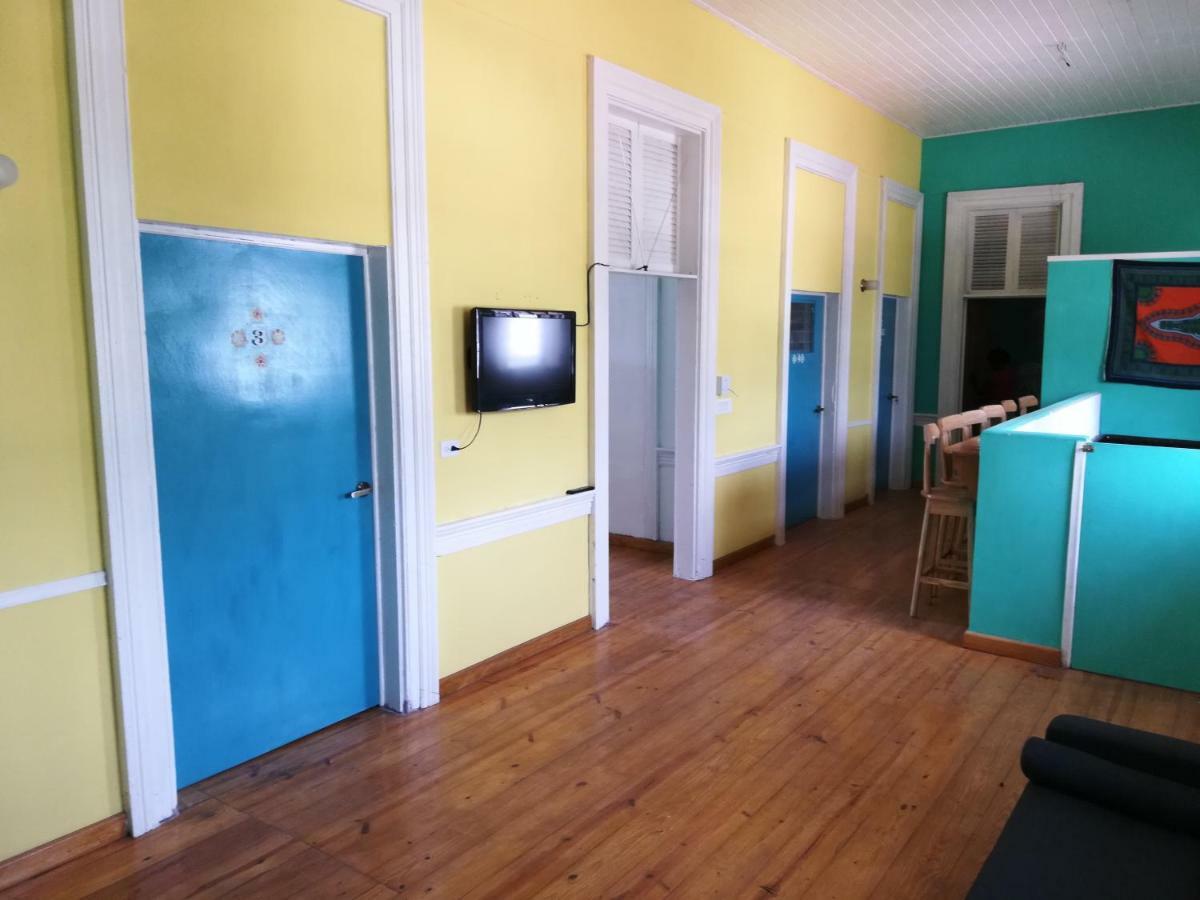 Park Hostel *