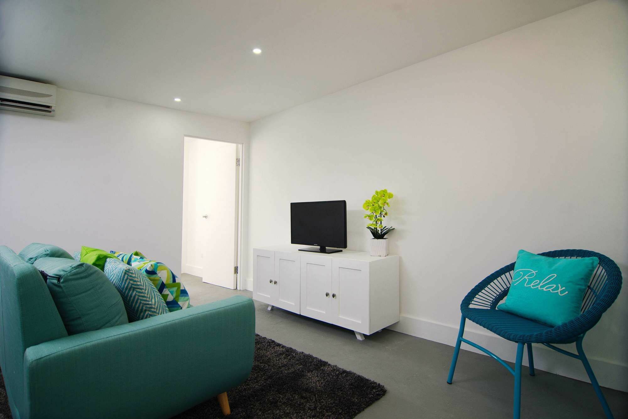 Beaumont Apartment *