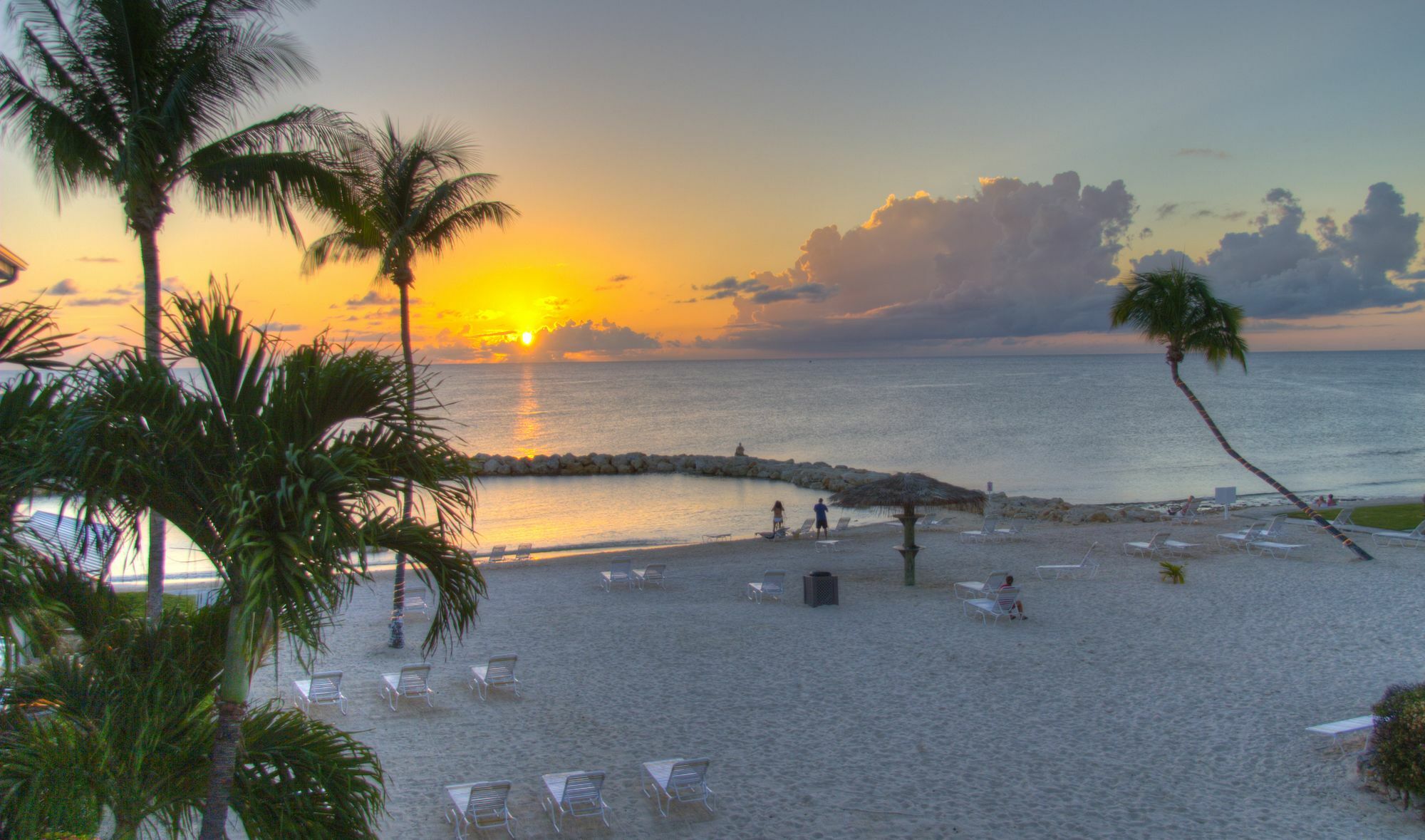 #207 Sunset Cove Seven Mile Apartment George Town