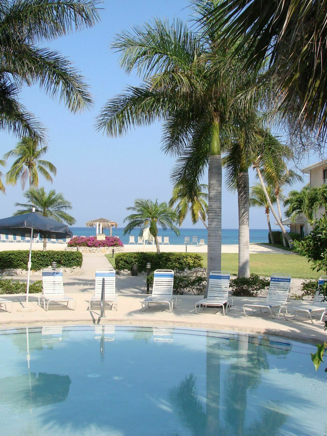 #207 Sunset Cove Seven Mile * George Town