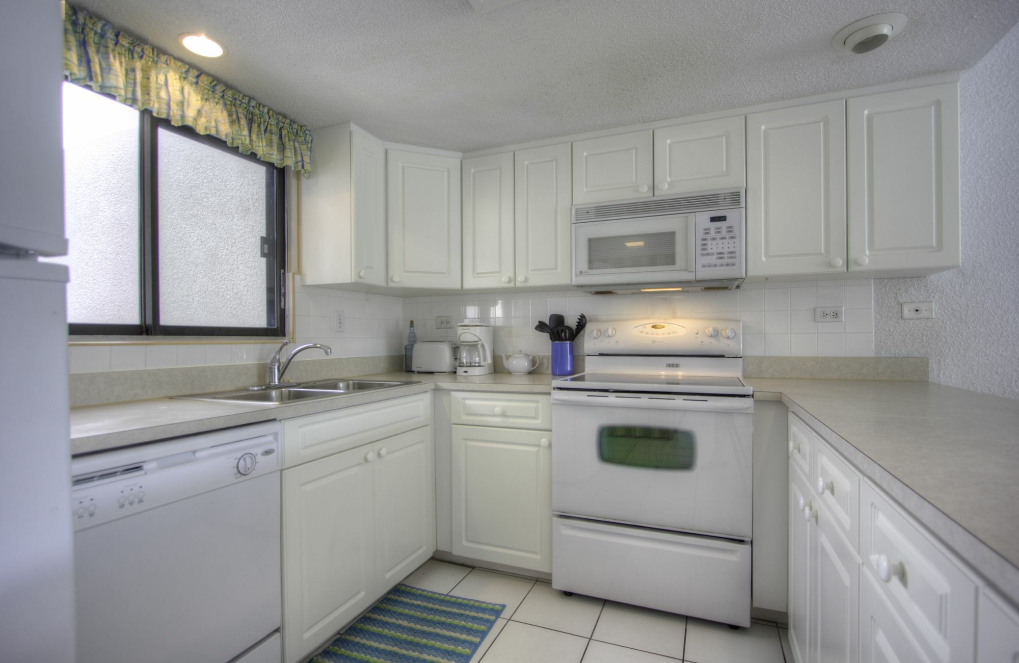 Apartment #207 Sunset Cove Seven Mile *