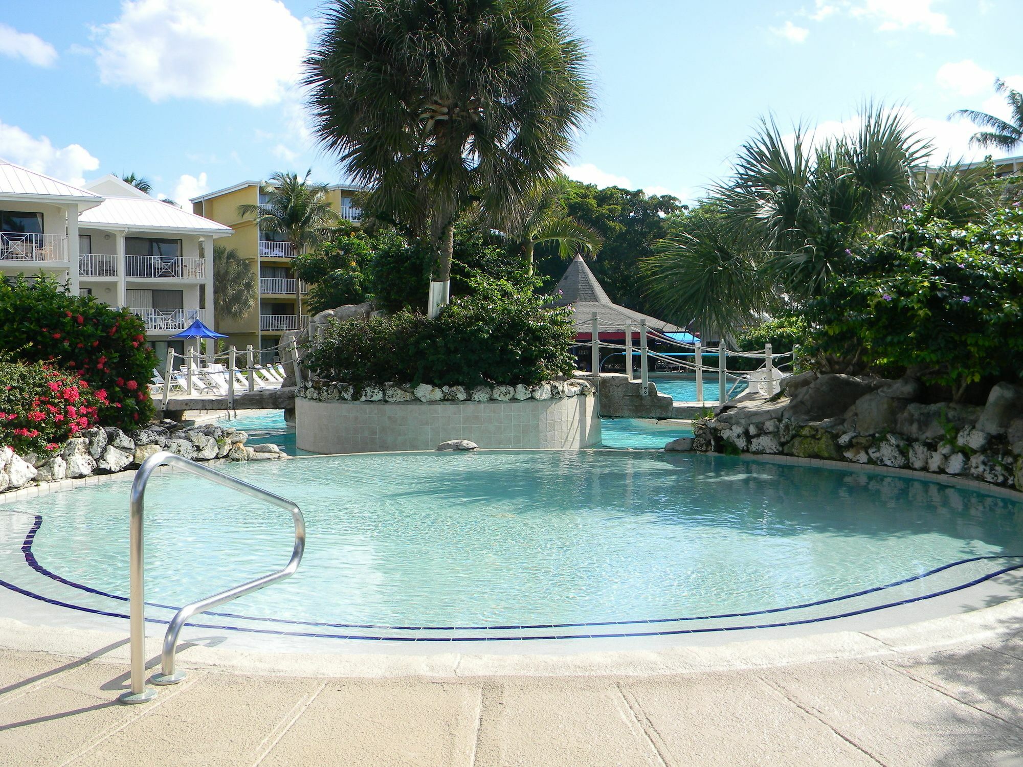 Apartment #207 Sunset Cove Seven Mile *
