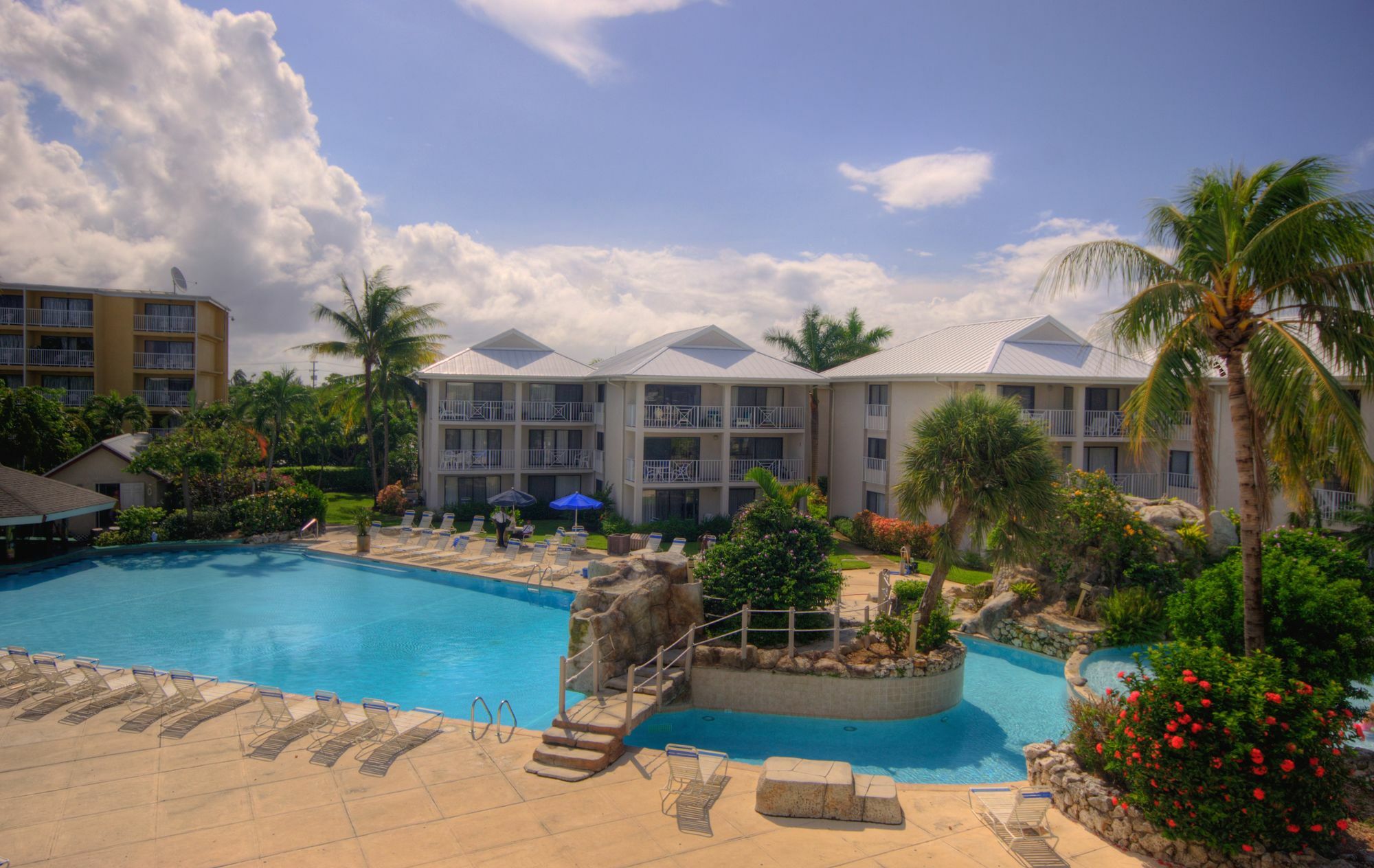 #207 Sunset Cove Seven Mile Apartment *