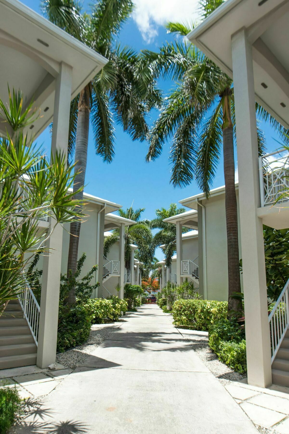 #207 Sunset Cove Seven Mile *