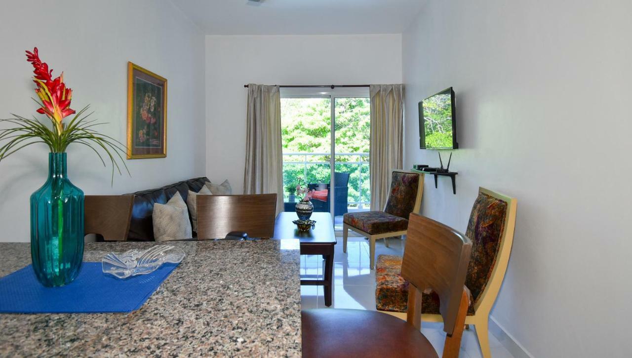 Rosil Place Aparthotel