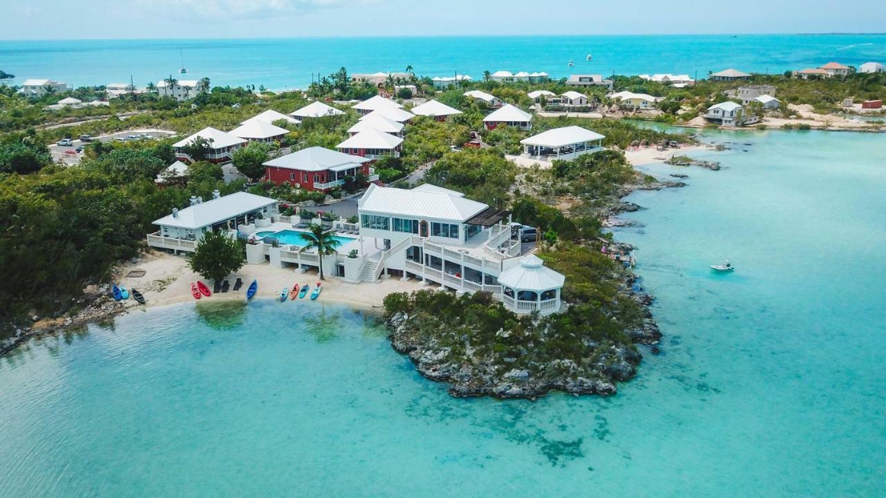 Neptune 3* Five Cays Settlement