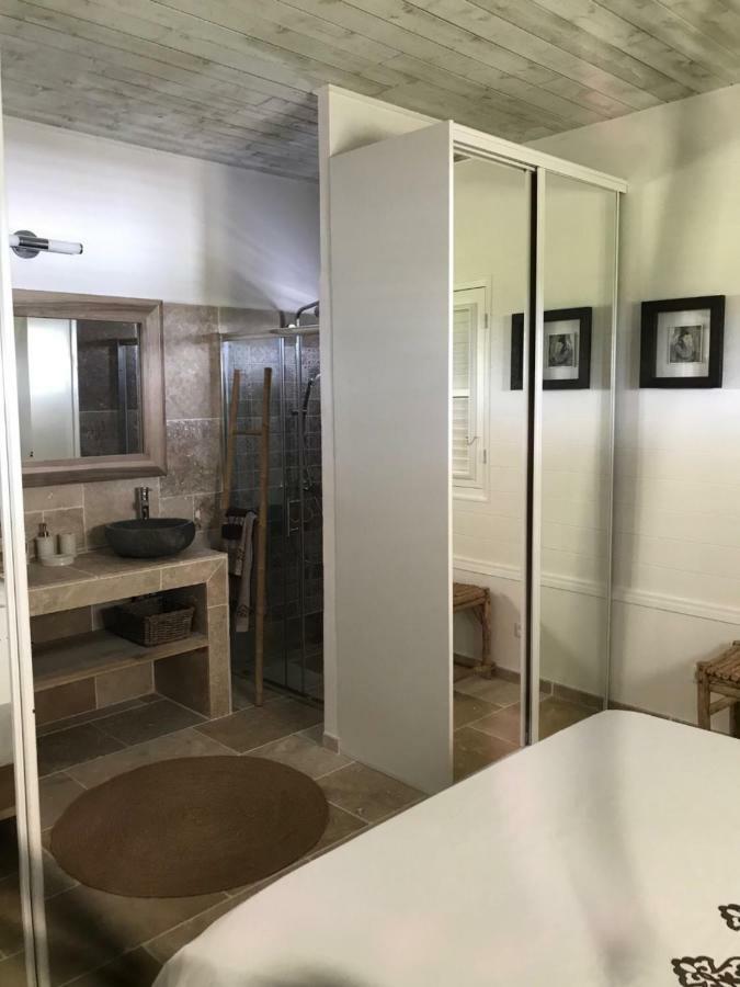 1 De Standing 80m2 Avec Piscine Et Vue Imprenable Sur La Et Sur La Campagne Casa de férias Riviere-Salee