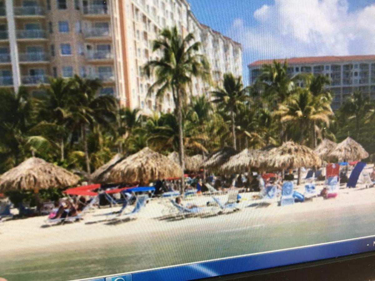 At Marriott Aruba Surf And Ocean Beachfront Clubs